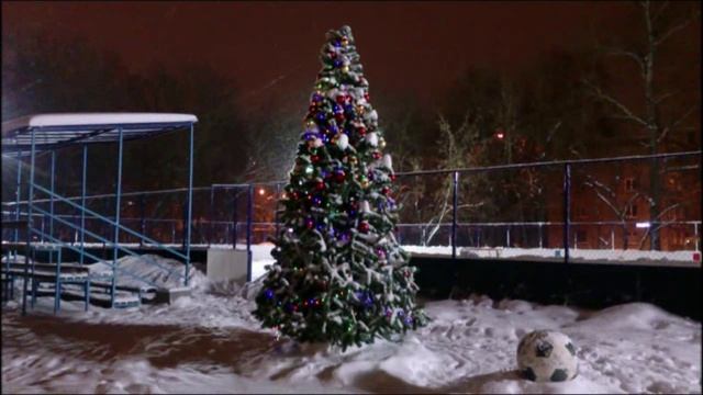 НОВОГОДНЯЯ ЁЛКА В РУБЛЁВЕ.avi смотреть онлайн