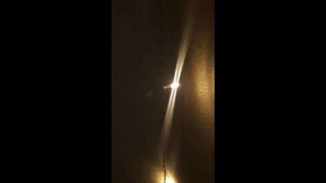 Мерцающие мигающие фонарики бело кремовые в холле лестницы офиса 20210824 171701 смотреть онлайн