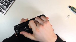 Как установить SIM-карту и карту памяти в Samsung Galaxy Tab Active Pro?