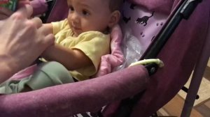 Учим ребёнка пить из трубочки.