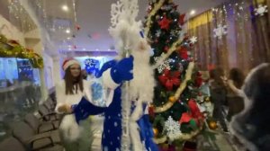 Хороводная игра вокруг елки «Едет едет паровоз»