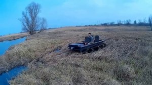 Испытание на плавучесть при полной загрузке и взвешивание Новый вездеход Охотец 8х8