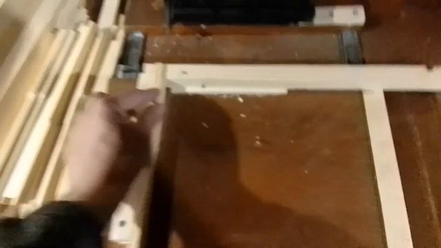 Сбивание пчелиных рамок , рамка за одну минуту.Кондуктор для сбивания рамок больше не нужен. смотреть онлайн