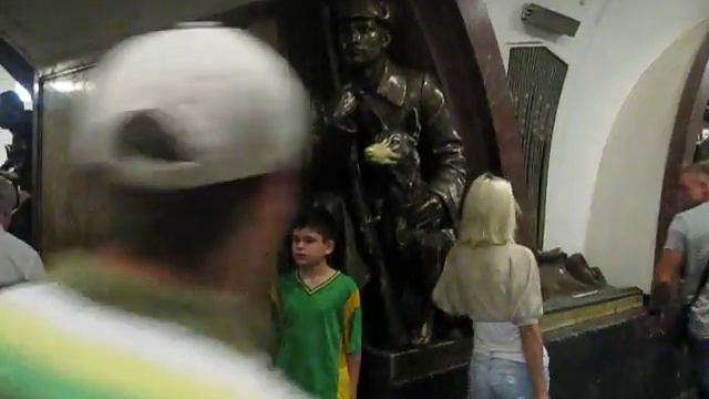 площадь революции. пес. нос. смотреть онлайн