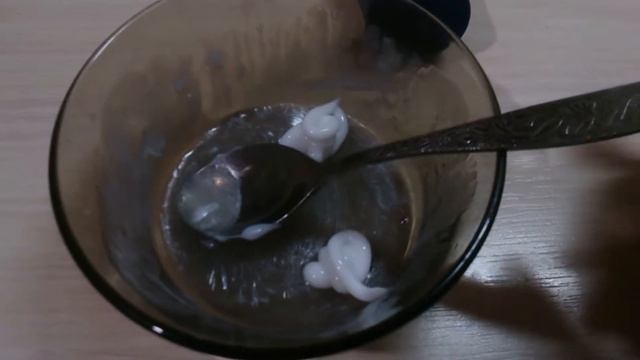 Лизун из клея карандаша и загустителя смотреть онлайн