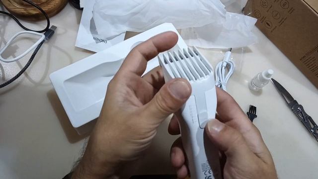 Машинка для стрижки Xiaomi Mijia Enchen Boost, белый (2021) - и сравнение со старой версией. Лучшая смотреть онлайн