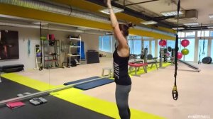 Подъем прямых рук перед собой с бодибаром