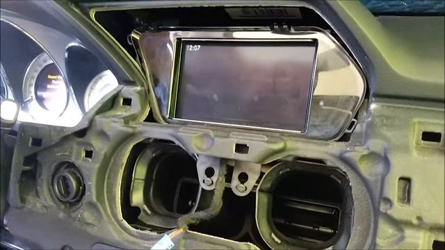 How to Remove Display / Monitor from Mercedes GLK350 2013 for Repair. смотреть онлайн