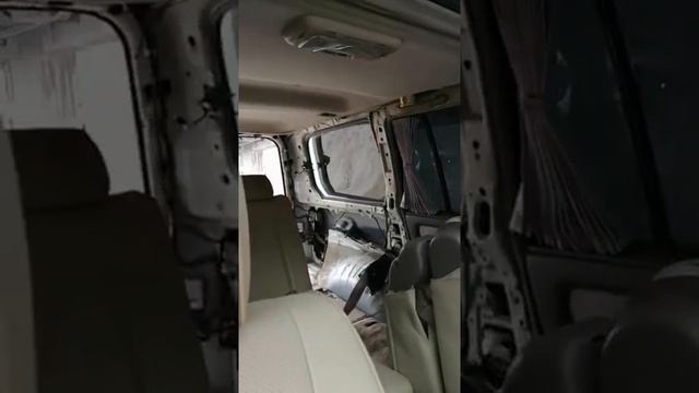 Замена механических доводчиков стёкл собачника на автоматические Land Cruiser 100 смотреть онлайн