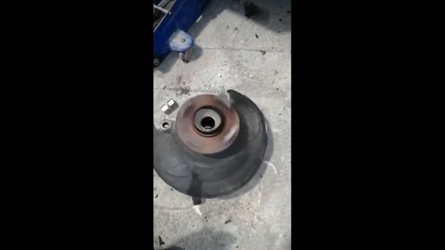 Замена ступичного подшипника Suzuki Liana своими руками смотреть онлайн