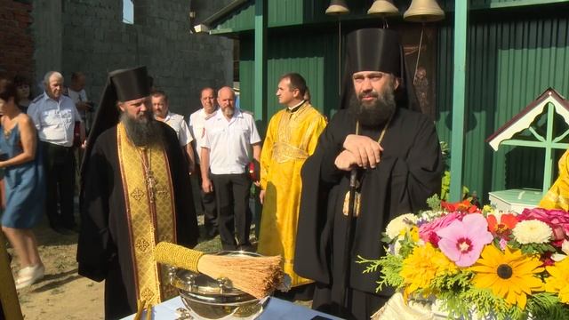 3.08.2016 Храм царицы Тамары - освящение и поднятие купола смотреть онлайн