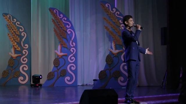 Центр ФАРН. Фестиваль «Ирон бæгæны 2017»..mp4 смотреть онлайн