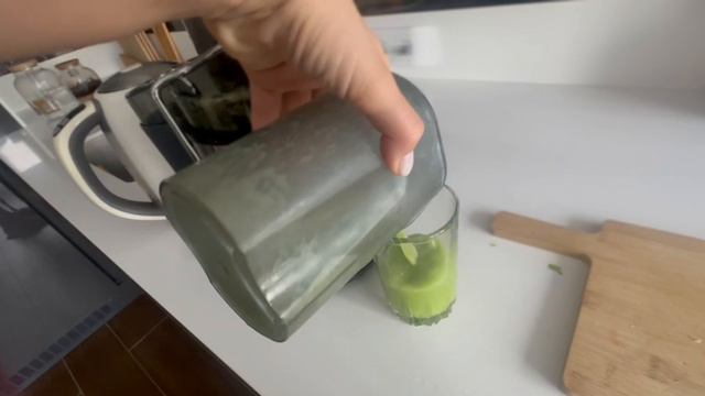 Приготовление сока. Делаю вид, что вкусно)))
