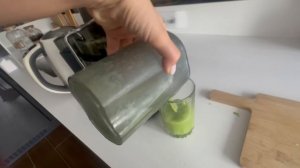 Приготовление сока. Делаю вид, что вкусно)))