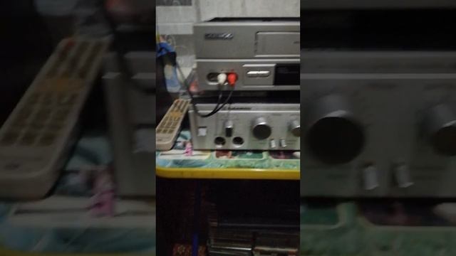 подключаем телефон к уселителю через Hifi видеомагнитофон.