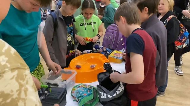 ЛЕТНИЙ ТУРНИР И ВАШИ ПОДАРКИ ПО БЕЙБЛЭЙДУ / Бейблэйд Бёрст / Beyblade Burst смотреть онлайн