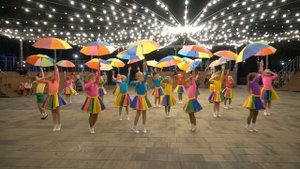 Эстрадный танец "Разноцветная игра"