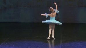 Таисия Савенкова, 6 лет. Вариация с колокольчиками.