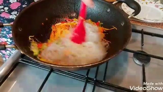 Как быстро приготовить салат -"ФУНЧОЗА" смотреть онлайн