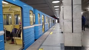 Поезд метро 81-717/714 ЛВЗ на станции Речной вокзал