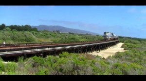 Поезд в США Америка двухэтажный скоростной поезд