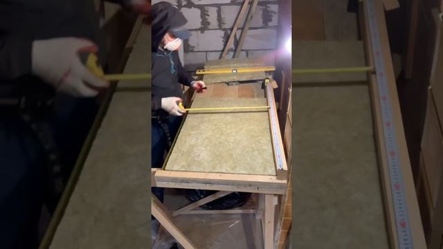 Как правильно и быстро резать утеплитель. смотреть онлайн