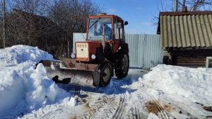 расчистили снег перед воротами на Т-3069(Т-25)