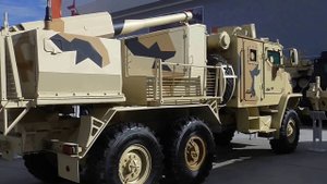 2С40 САО «Флокс» и БРМ-3К "Рысь" с 57-мм боевым модулем на Армия-2016.