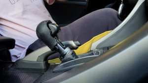 Removing the automatic shift knob on Honda Accord 8. (CU/CW)