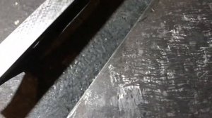 Шабрение поверочной плиты на которой правили гвозди