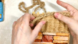 Цветочное панно из джута. Идея для декора комнаты своими руками.