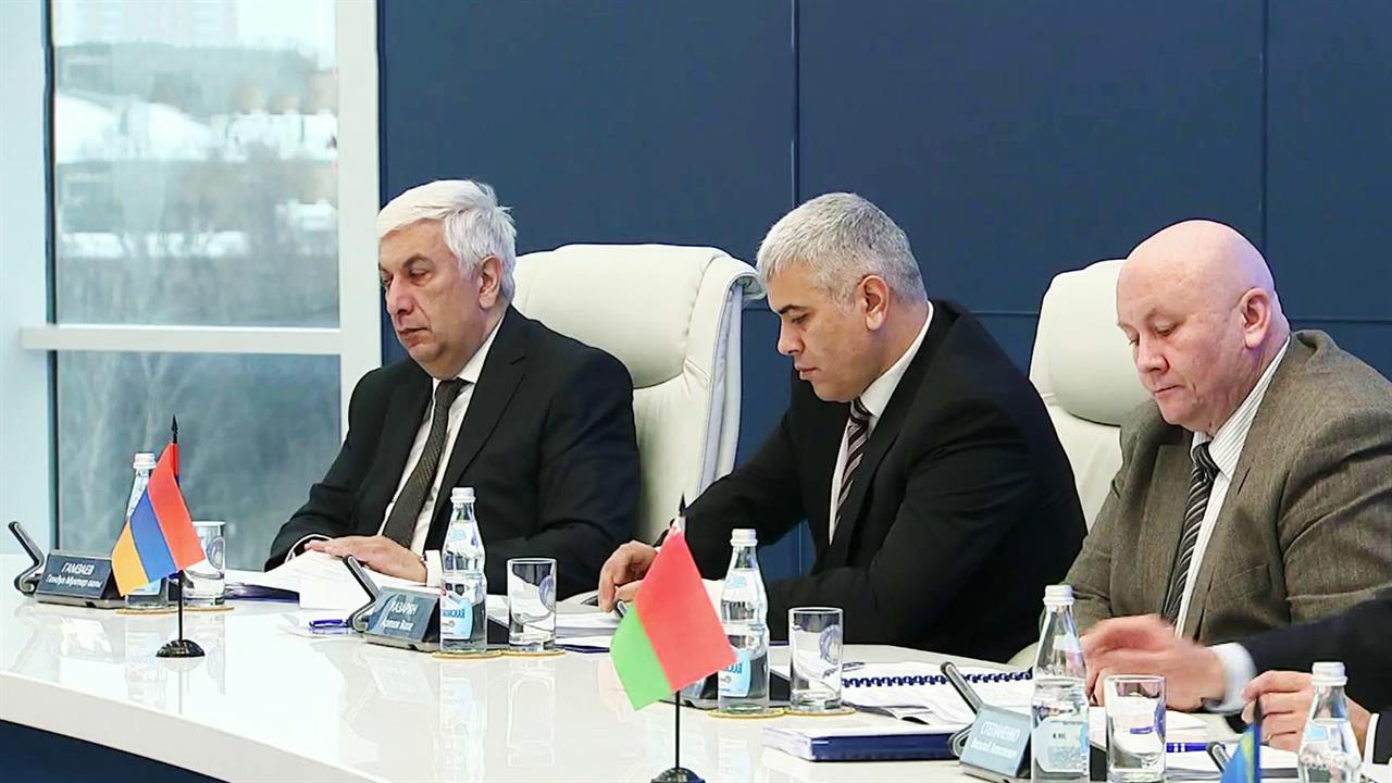 Сотрудничество спасателей РФ и СНГ обсуждали на Ме...м ситуациям природного и техногенного характера