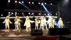 Всюду Радостные Лица, Улыбаются Вокруг!