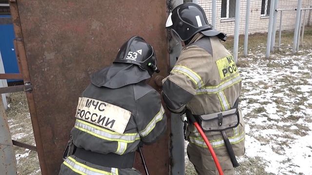 [ПТУ-1] Вскрытие металлической двери при помощи ГАСИ смотреть онлайн