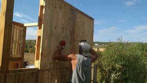ДАЧА 9/COUNTRY LIFE 9 - Строим домик из поддонов/паллет, красим помидоры/Building cabin of pallets