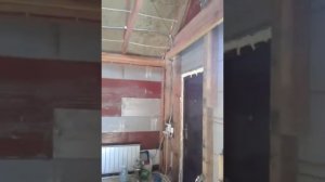 Сройка дома из сендвичпанелей.