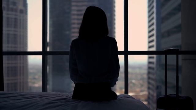 Врач сказал "просто дай ему УЙТИ"! Но, потом она услышала, как он прошептал ей ДВА СЛОВА! смотреть онлайн