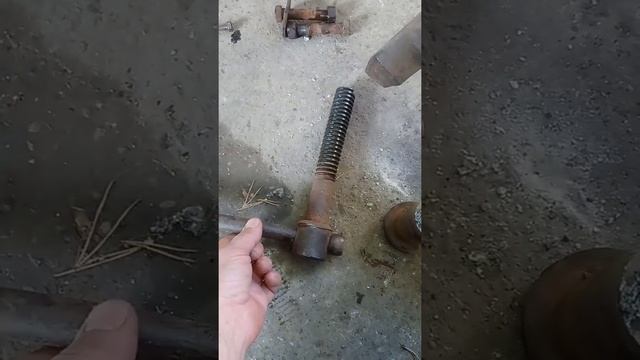 Кузнечные (стуловые) тиски. Небольшое оживление, подготовка к работе. смотреть онлайн