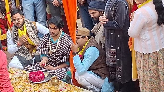 बागेश्वर धाम मे घमंडी लड़की ने फेंका मंदिर का प्रसाद | bageshwar dham live | baba bageshwar dham смотреть онлайн