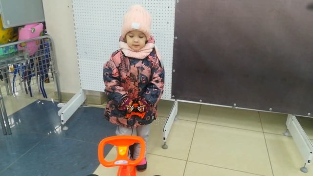 КУПИЛИ СНЕГОКАТ И ПОЕХАЛИ КАТАТЬСЯ!!! смотреть онлайн