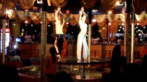 Восточный танец девушки и парня в турецком  ресторане | Belly Dance