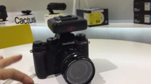 Brighter AF-assist light for Fujifilm X-T2, Cactus V6 II Demo