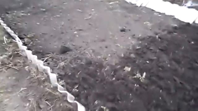 Вскапывание грядок на огороде. смотреть онлайн