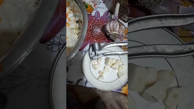 Салат из капусты ,моркови и чеснока смотреть онлайн