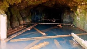 Старая заброшенная шахта времен 2 мировой