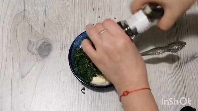 Чесночное сливочное масло??. Отлично подходит к картошке, курице, мясу, можно просто на хлеб?
