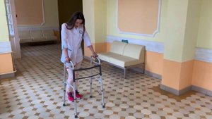 Обучение ходьбы с ходунками. Как ходить с ходунками? Ходунки