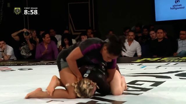 4F Kiaya Jackson vs Macy Breaux - Medusa 2