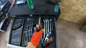 Молоток, черенок и пачка сухариков своими руками