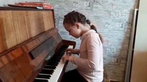 #лучшедома Кузмичева Аня, 10 лет В А Моцарт Рондо